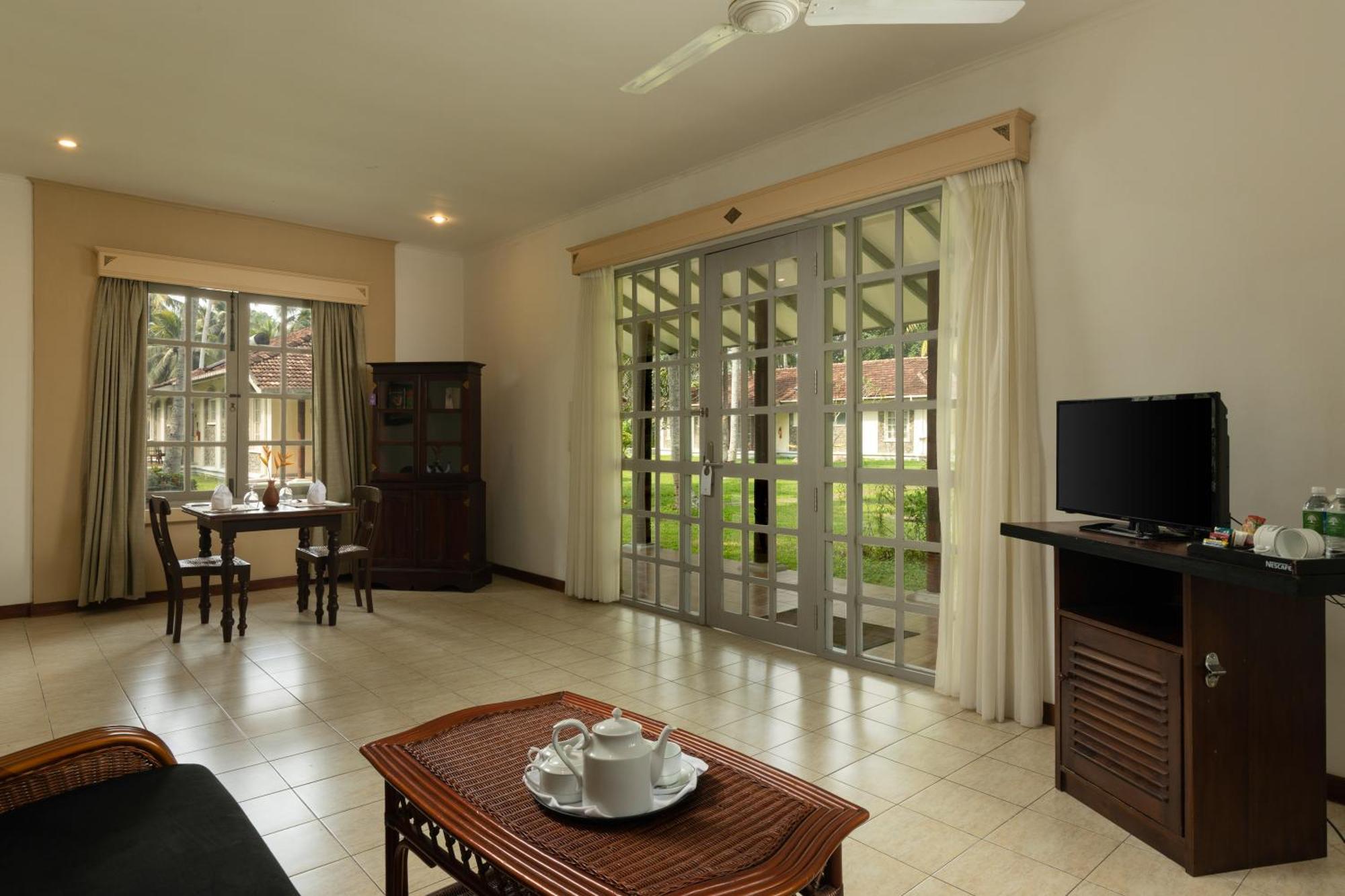Tamarind Tree Resort Negombo